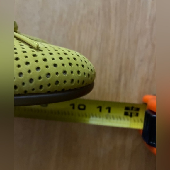 Aerosols Yellow-Green Flats - Picture 8 of 14